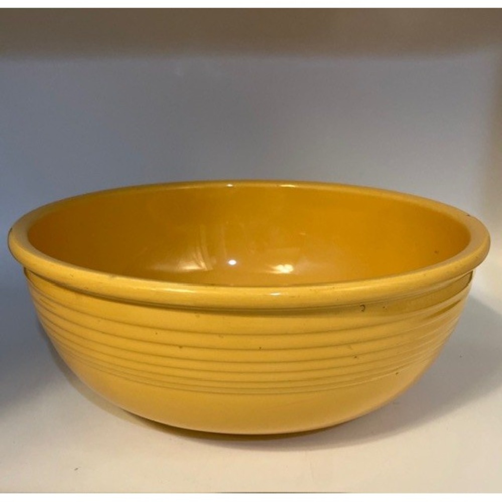 Homer Laughlin 1940-1943 "Fiesta" Promotional Ribbed‎ Salad Bowl Signed Yellow